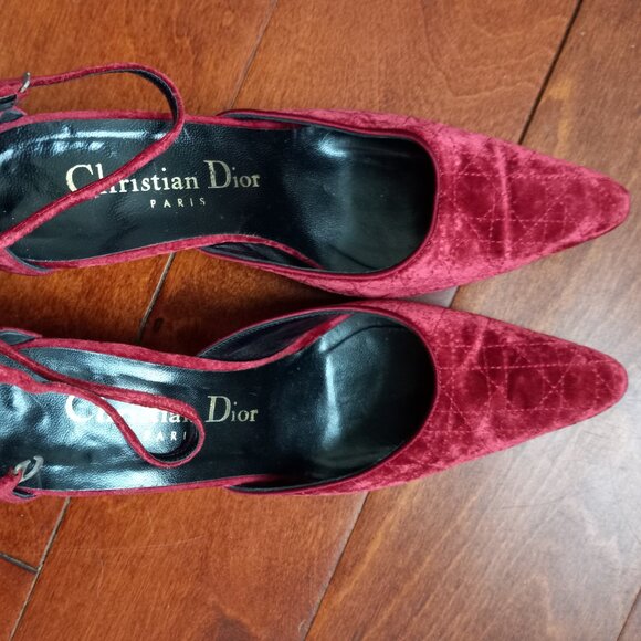 CHRISTIAN DIOR PARIS DEEP RED VELVET PUMPS HEELS ITALY 37.5 US 7.5 - Picture 16 of 16